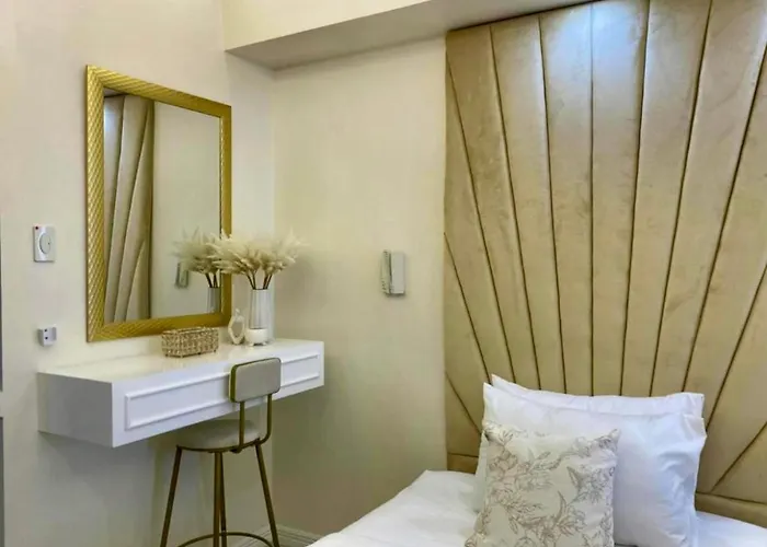 Smdc Moa Luxurious Staycation Apartahotel